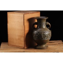 昭和早期梅都作铸铜饕餮纹饰大花瓶
