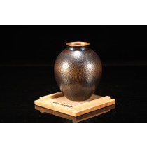 日本手工锤起铜器《玉川堂》出品铜花瓶。昭和时期（1926-1989）