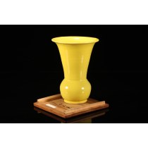 日本昭和时期作家物单色釉花瓶，供箱付。