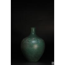 青铜制唐草纹花瓶，大正/昭和时期（1912-1989）。