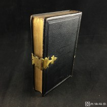 :金属锁扣特装本！19世纪 伦敦出版 《英文版圣经》1册 真皮精装  书口三面刷金 