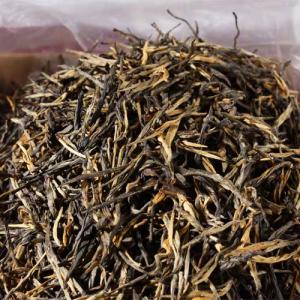 2020年凤庆滇红茶 经典大 松针一芽二叶 理条直条红茶500g