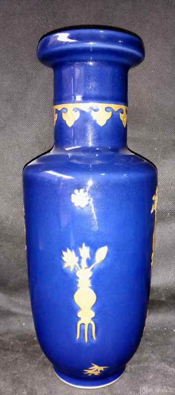 晚清霁蓝釉刻瓷堆塑盘口瓶