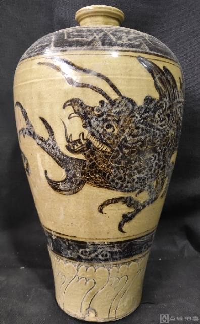 磁州窑刻瓷龙纹梅瓶