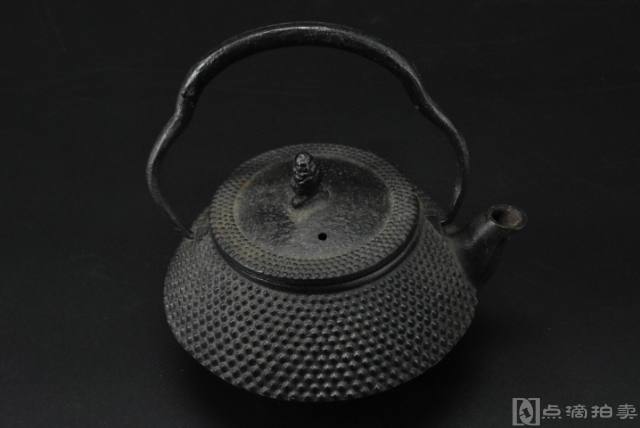 （P5718）《日本南部铁器》日本铁壶一个 带滤网 精美别致送