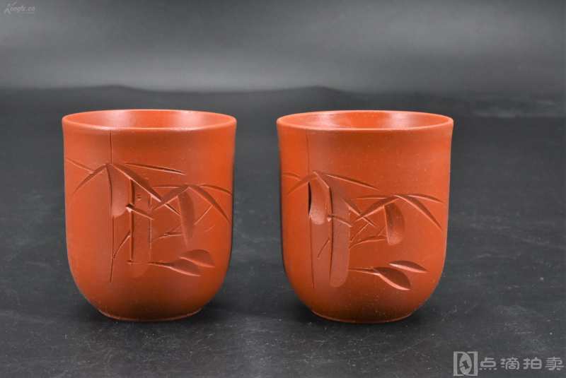 （P6399）《日本常骨烧陶瓷茶杯》两件 日本陶瓷 外壁刻竹叶图案 精致美观 杯口直径：6.2cm 高：7.1cm 总重：201.16g
