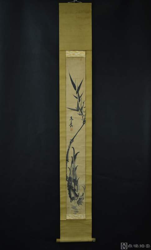 （VH2456）明治大正时期日本画家 师事于古曳盘谷 饭沼东岳笔 纸本手绘《竹》装裱立轴画一幅 绫裱 两侧竹轴头完整  钤印