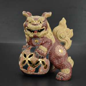 （P5966）日本购回  《九谷烧 狮子抱球》陶瓷摆件一个  尺寸约为：15*9*18.5（cm）