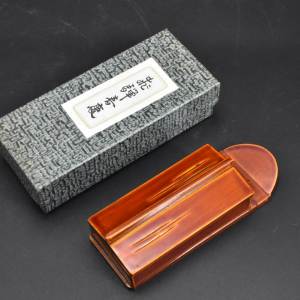 （P6509）《日本传统工艺飞騨春庆塗漆器》原盒漆盒一件 日本漆器 木胎漆器 可装墨条 盒内简洁无图案