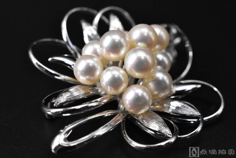 S1140）《日本天然海水珍珠胸针》一枚，圆体珍珠，总重量15.89克，高级天然珍珠
