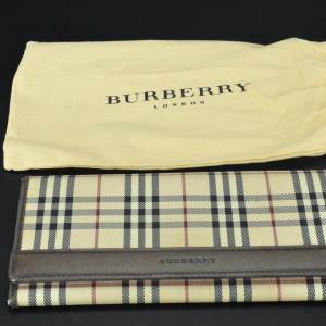 日本购回 正品《博柏利女士钱包》原袋一件 巴宝莉 BURBERRY 