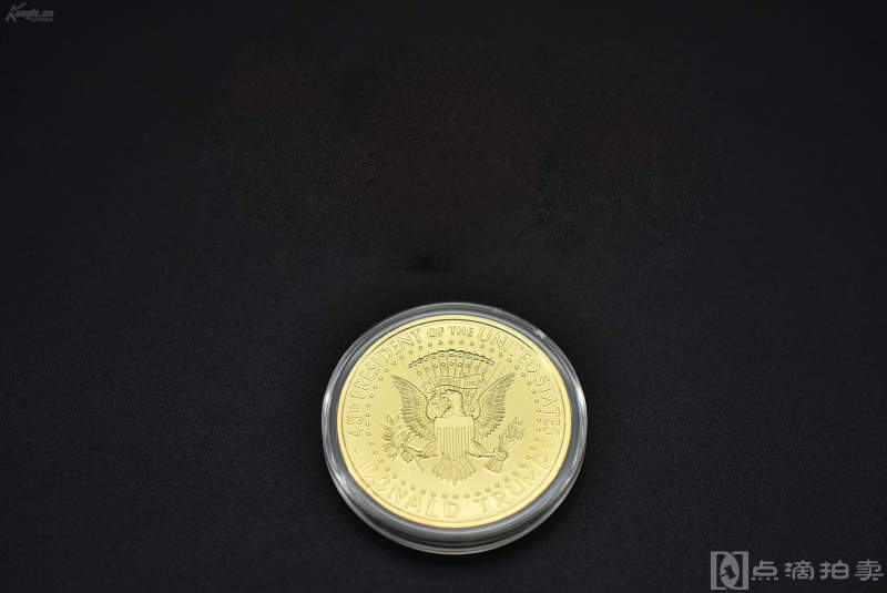 镀金纪念币 重：26.39g 《2018年美国总统特朗普纪念币》圆形亚克力盒纪念币一枚