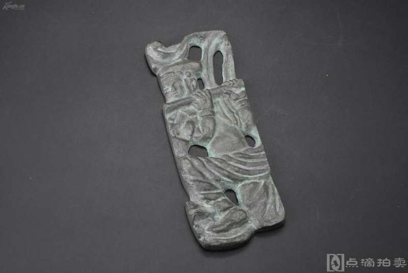 ）日本《铜制文镇笔置》一件 铜制 人物吹箫造形 背面有“富药さ十五稔”字样 