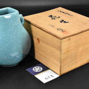 日本橘吉制《双耳陶瓷花器》原盒花瓶一件 