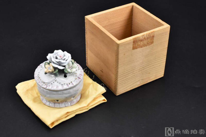 日本购回香具《陶瓷香炉》原木盒一件 