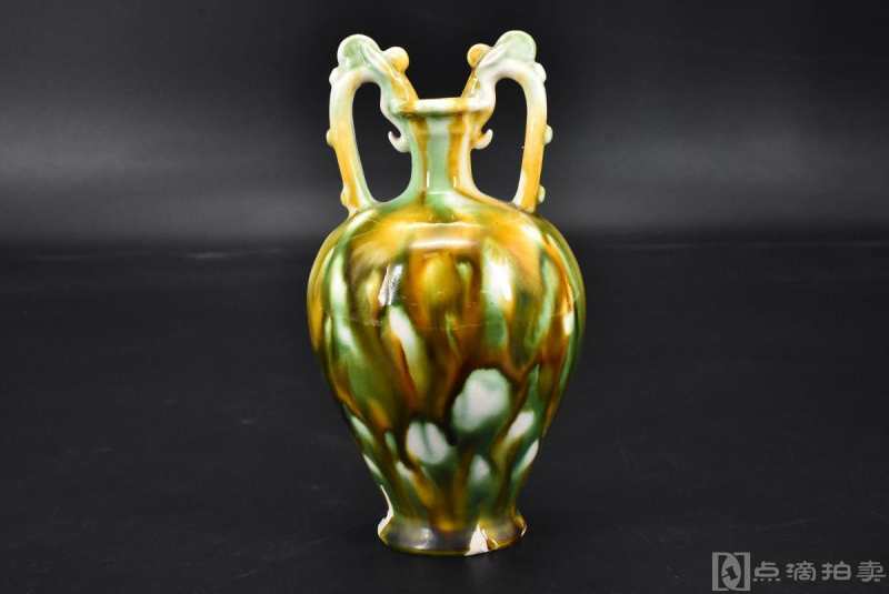 《日本传统工艺陶瓷器》双耳花瓶一件