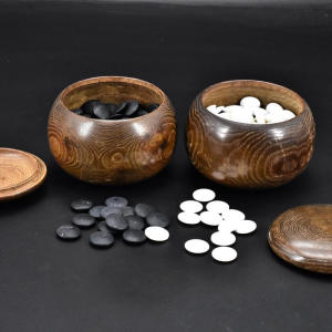 《日本围棋》原木盒陶瓷围棋一套 木制棋罐 围棋黑白子一组 黑白子是陶瓷打磨而成