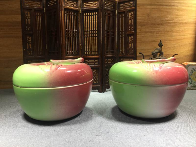 创汇期 瓷塑 苹果茶罐 一对 高10，肚徑13.8cm