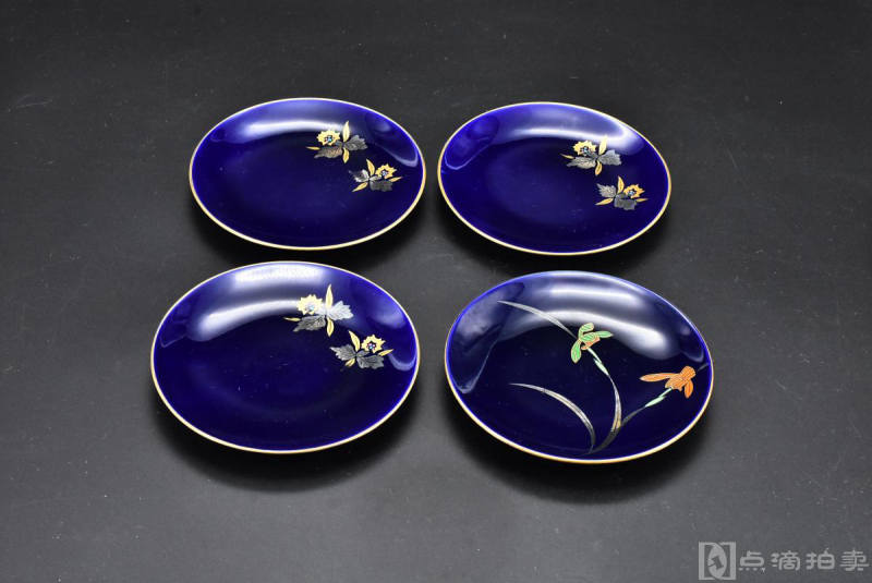 《香兰社陶艺品》四件 圆形花纹瓷盘