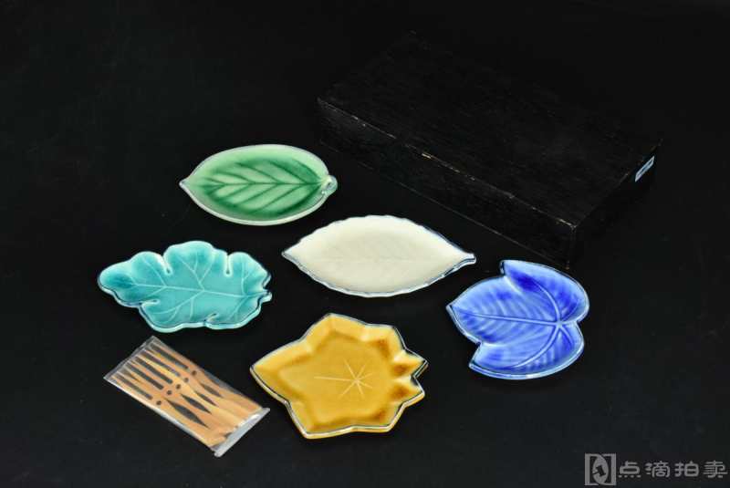 日本购回《日本传统工艺陶瓷器》原盒一套瓷盘五件全