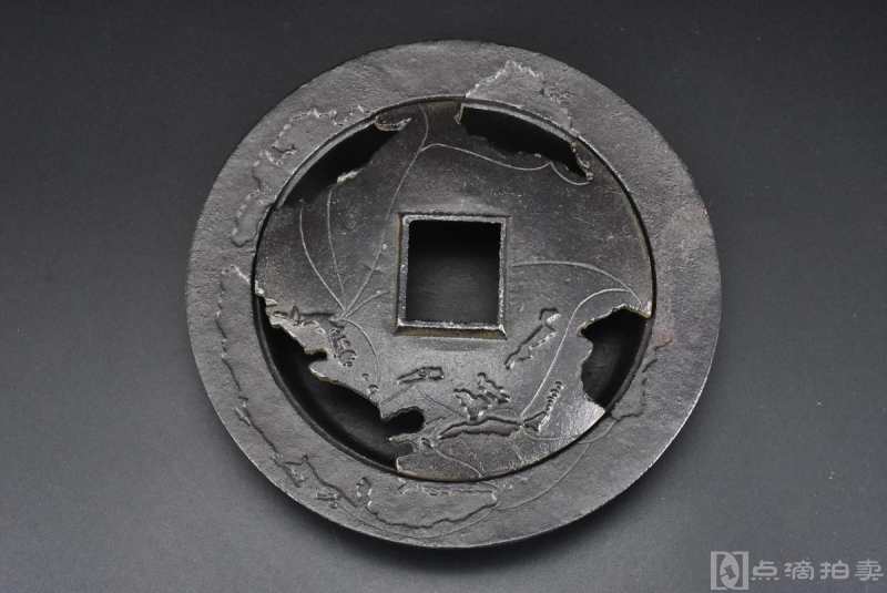 《日本铁器》灰皿一件 皿盖为不规则造形 艺术感强